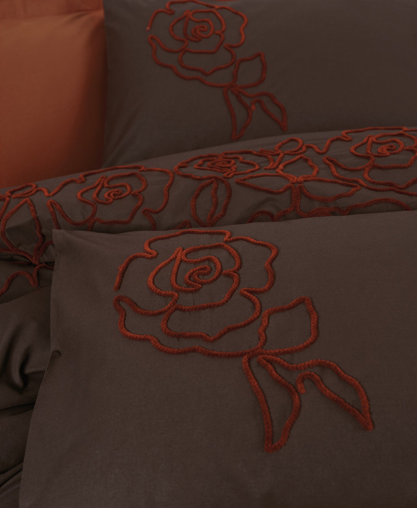 Brode – Besticktes Ranforce-Bettbezug-Set für Doppelbett, Rosenfliesen