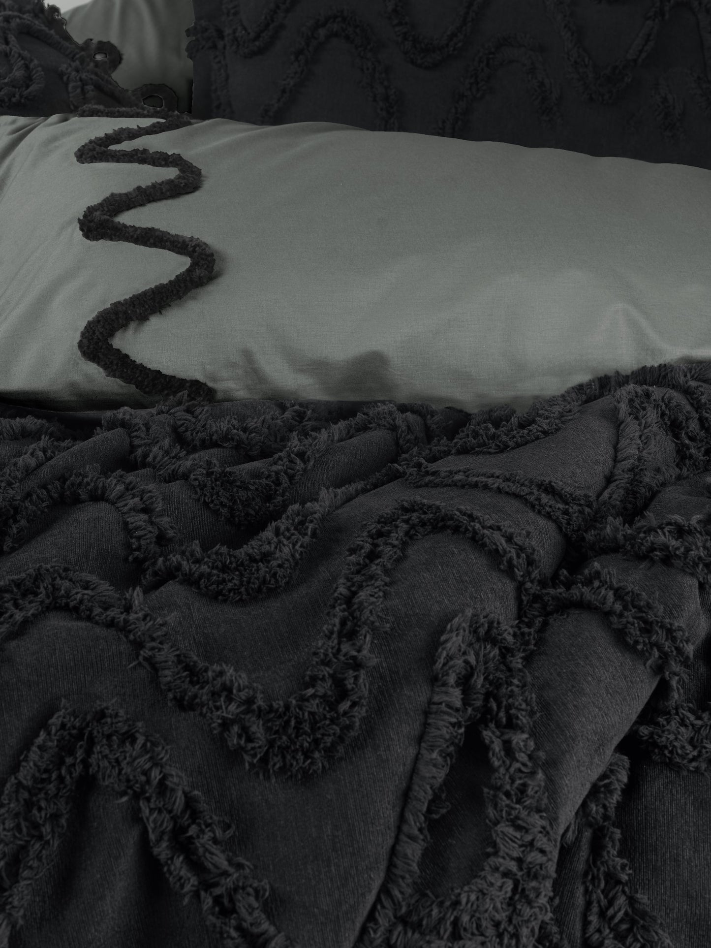 Limi Home – Tagesdecke & Bettwäscheset „Viggo“ für Doppelbett, 8-teilig