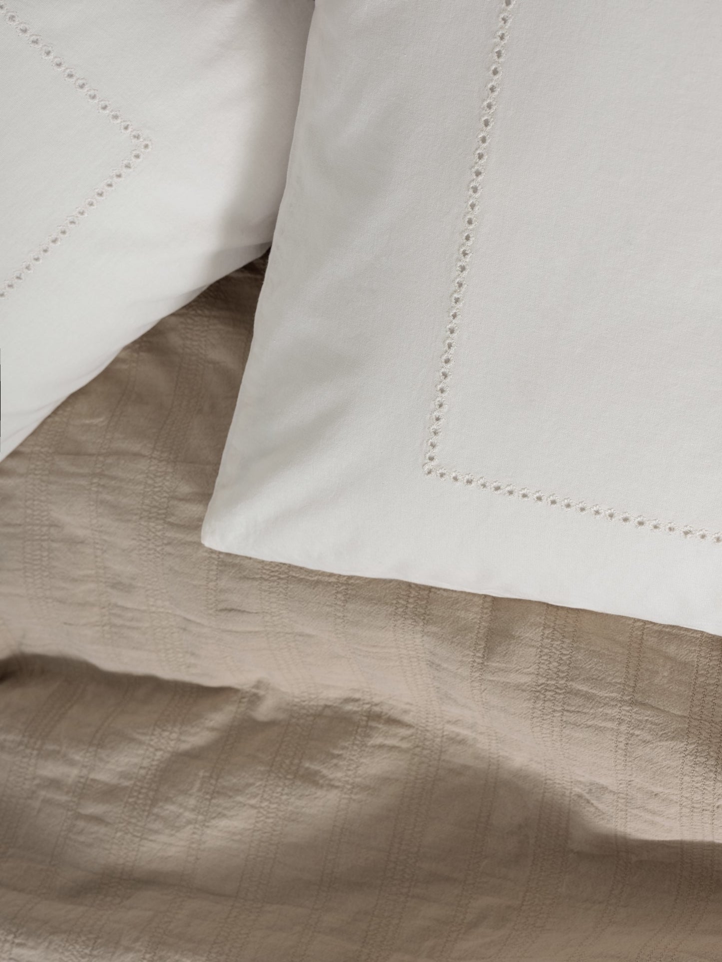 Natura Doppelbett-Tagesdecke / Piqué-Set Vilo Beige