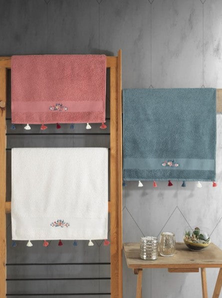 3-teiliges Handtuchset aus 100 % Baumwolle mit bestickten Quasten, Korallrot-Ecru-Petrol