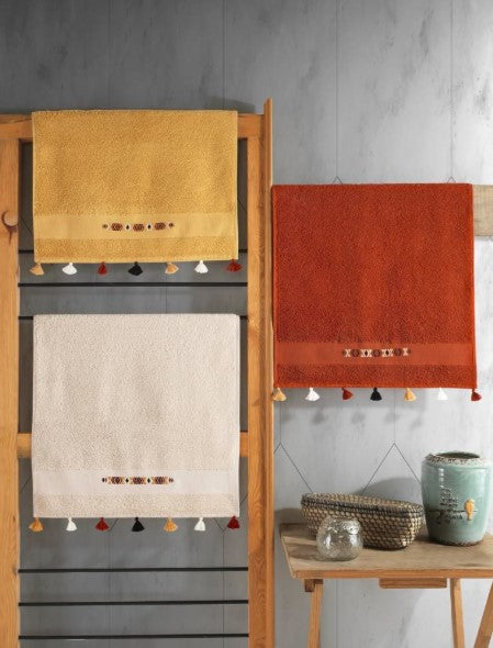 3-teiliges Handtuchset aus 100 % Baumwolle mit Stickerei und Quasten, Senfgelb-Ecru-Terra